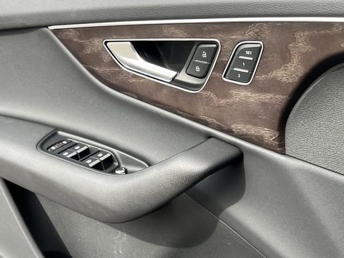 Used 2022 Audi Q7 2.0T Premium Plus w/ Premium Plus Package image 33