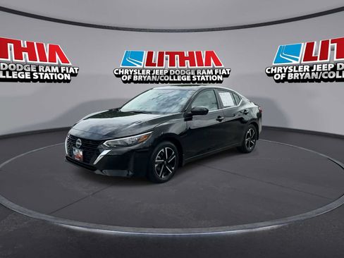 Used 2025 Nissan Sentra SV FWD image 4