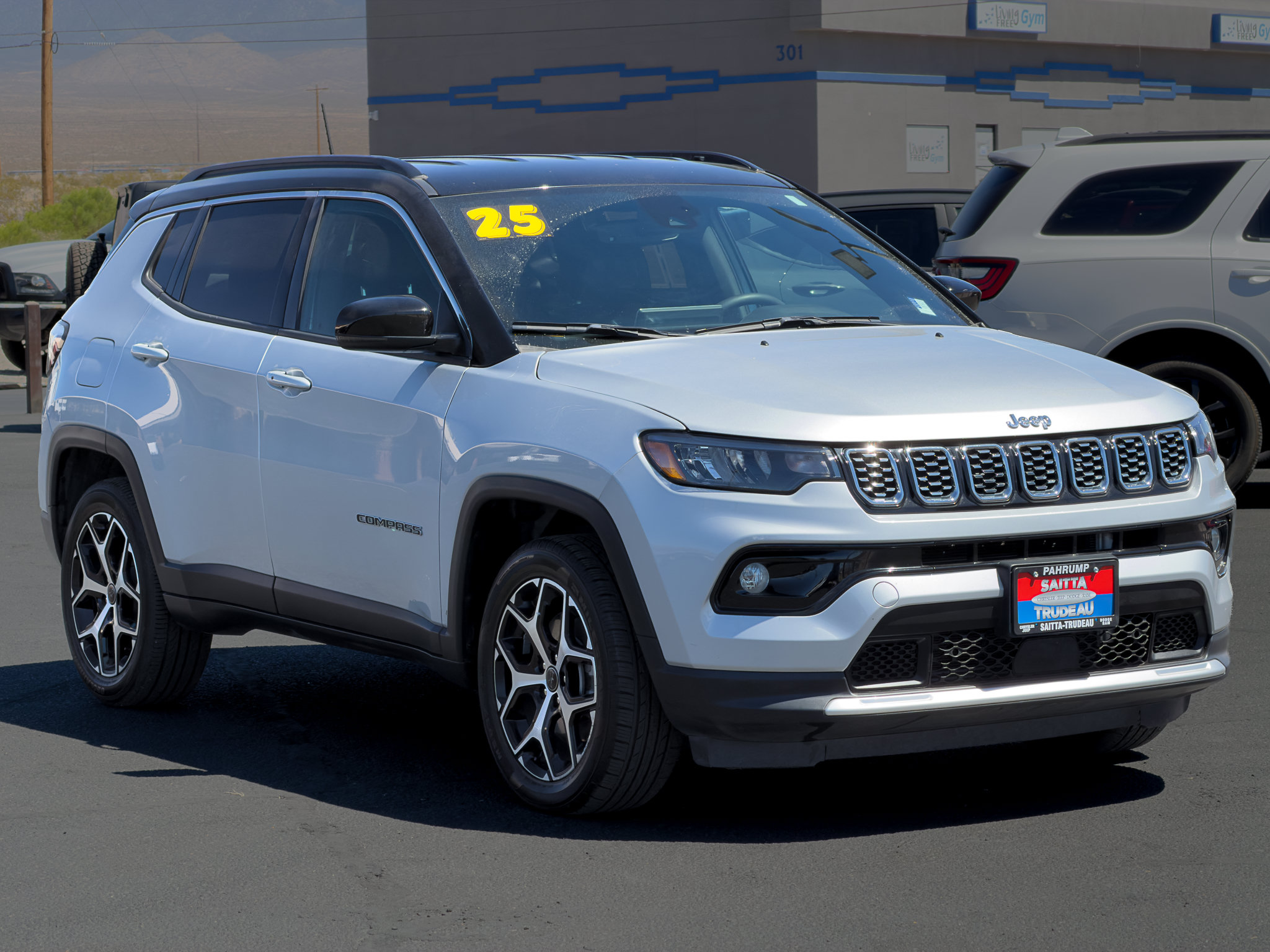 Used 2025 Jeep Compass Limited AWD/4WD image 7