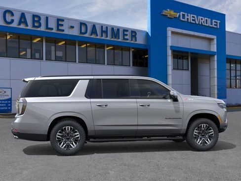 New 2026 Chevrolet Suburban Z71 w/ Comfort Package AWD/4WD image 5