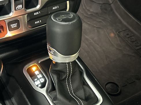 Used 2018 Jeep Wrangler Unlimited Rubicon AWD/4WD image 26