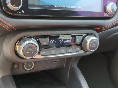 New 2025 Nissan Versa SR w/ Trunk Package FWD image 26
