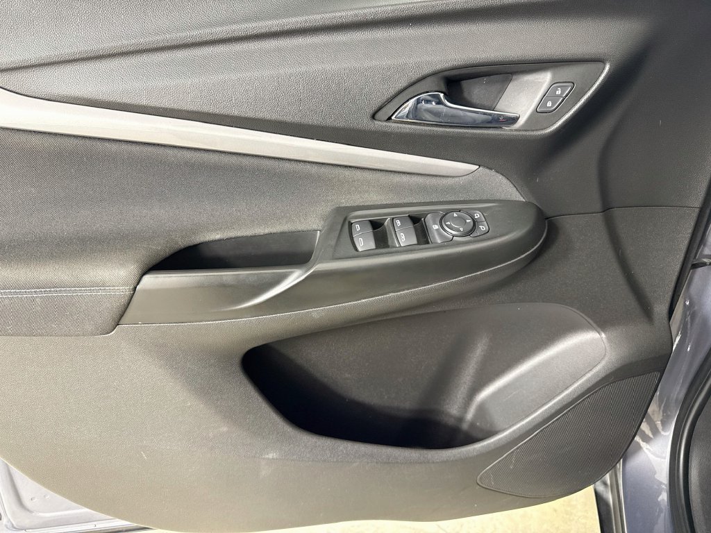Used 2022 Chevrolet Bolt EUV LT w/ Comfort Package FWD image 20