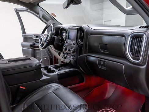 Used 2020 Chevrolet Silverado 2500 LTZ w/ LTZ Premium Package image 32