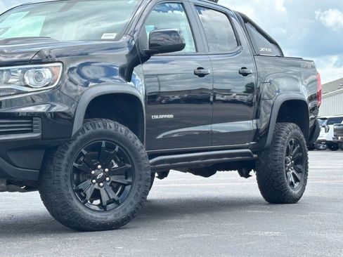 Used 2021 Chevrolet Colorado ZR2 w/ ZR2 Midnight Special Edition AWD/4WD image 3