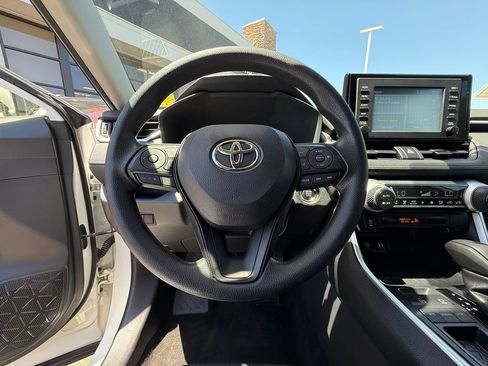 Used 2019 Toyota RAV4 XLE FWD image 19