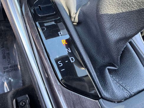 Used 2023 Toyota Highlander Limited image 35