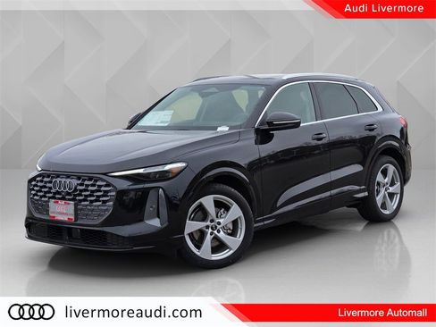 New 2025 Audi Q5 Prestige image 1