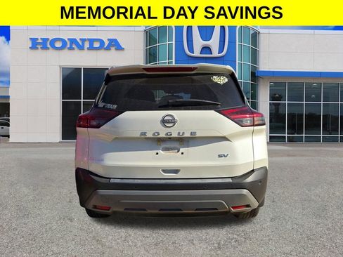 Used 2022 Nissan Rogue SV FWD image 17