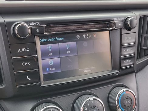 Used 2018 Toyota RAV4 LE image 23