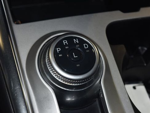 Used 2022 Ford Explorer XLT w/ Equipment Group 202A image 16