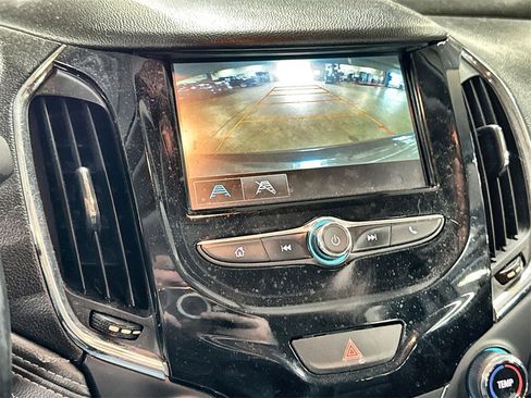 Used 2016 Chevrolet Cruze Premier image 20