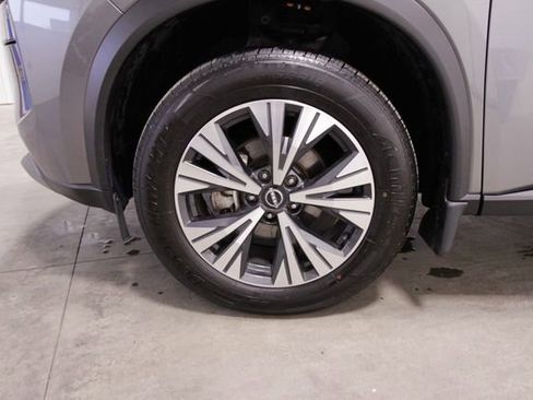 Used 2023 Nissan Rogue SV image 10