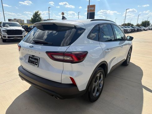 Used 2025 Ford Escape ST-Line FWD image 5