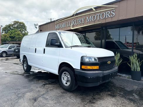 Used 2020 Chevrolet Express 2500 RWD image 3