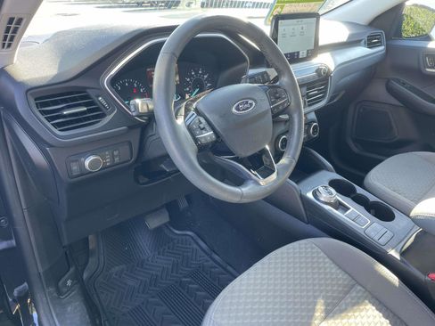 Used 2022 Ford Escape SE w/ SE Sport Appearance Package image 19