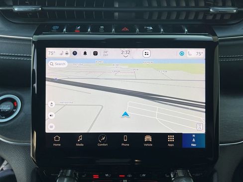 New 2024 Jeep Grand Cherokee Overland w/ Luxury Tech Group IV AWD/4WD image 18