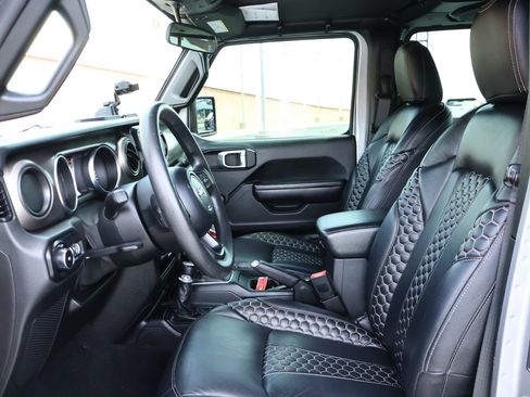 Used 2020 Jeep Wrangler Unlimited Sport AWD/4WD image 7