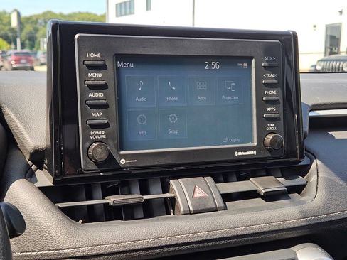 Used 2021 Toyota RAV4 LE AWD/4WD image 19