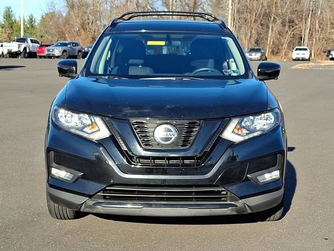 Used 2018 Nissan Rogue SV w/ Premium Package image 2