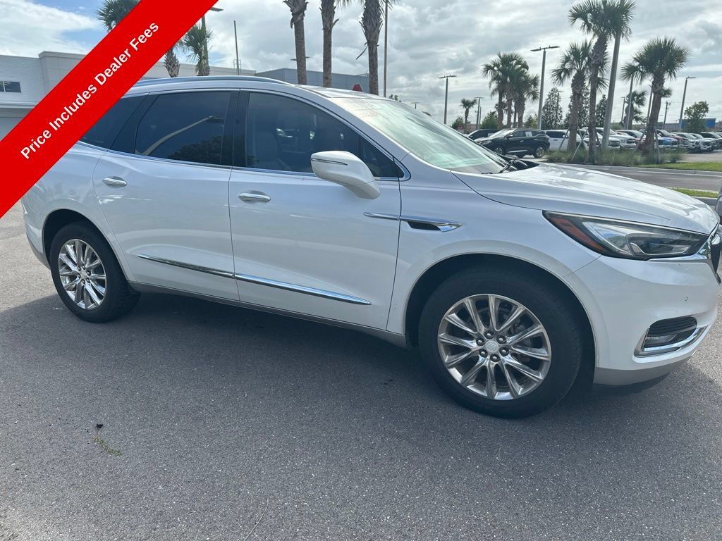 Used 2018 Buick Enclave Premium w/ Experience Buick Package FWD image 3