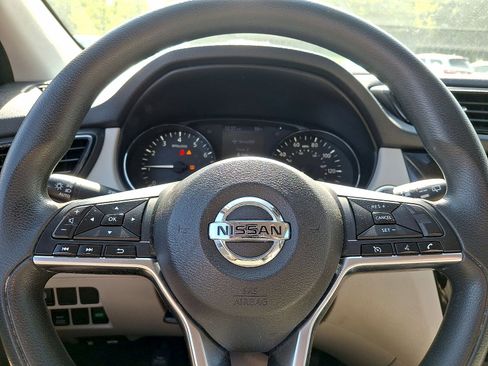 Used 2019 Nissan Rogue Sport SV AWD/4WD image 16