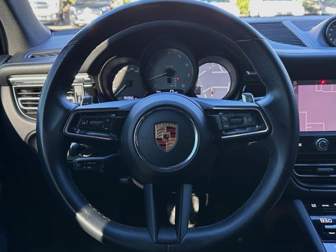 Used 2022 Porsche Macan S w/ Premium Package Plus image 27
