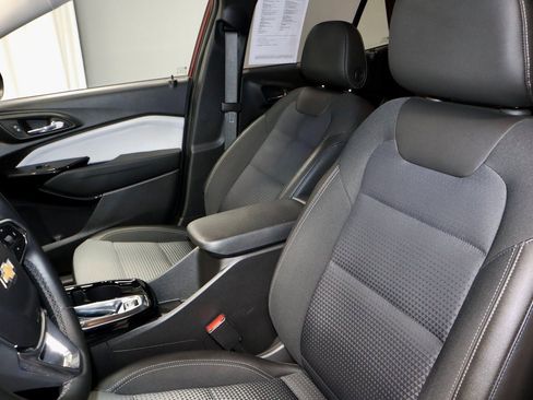 Used 2024 Chevrolet Trax LT w/ Driver Confidence Package image 26