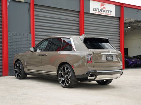 Used 2025 Rolls-Royce Cullinan AWD/4WD image 9