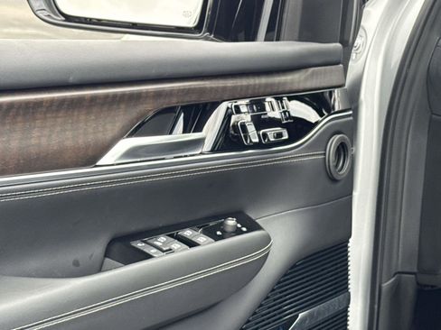 Used 2024 Jeep Grand Wagoneer Series I w/ Convenience Group III image 20