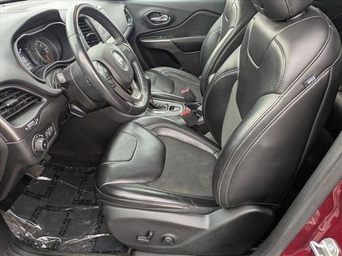 Used 2019 Jeep Cherokee Latitude Plus w/ Cold Weather Group image 15