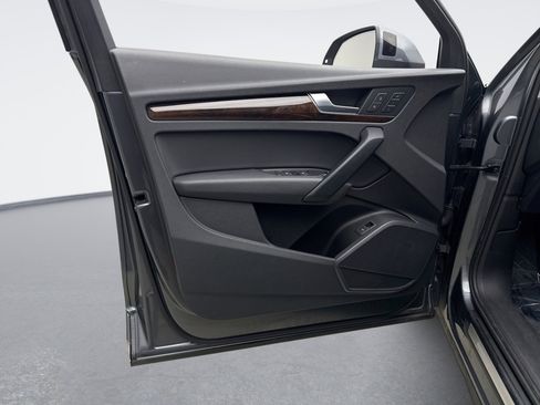 Used 2018 Audi Q5 2.0T Premium Plus w/ Premium Plus Package image 9