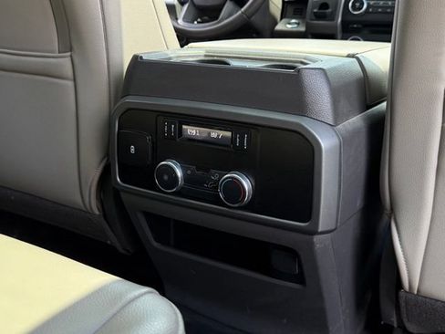 Used 2018 Ford Expedition XLT w/ Equipment Group 201A AWD/4WD image 21