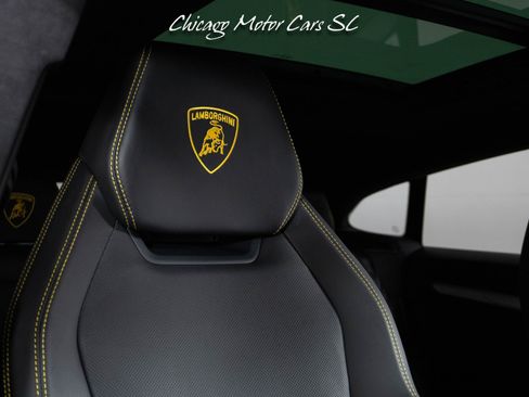 Used 2021 Lamborghini Urus AWD/4WD image 41