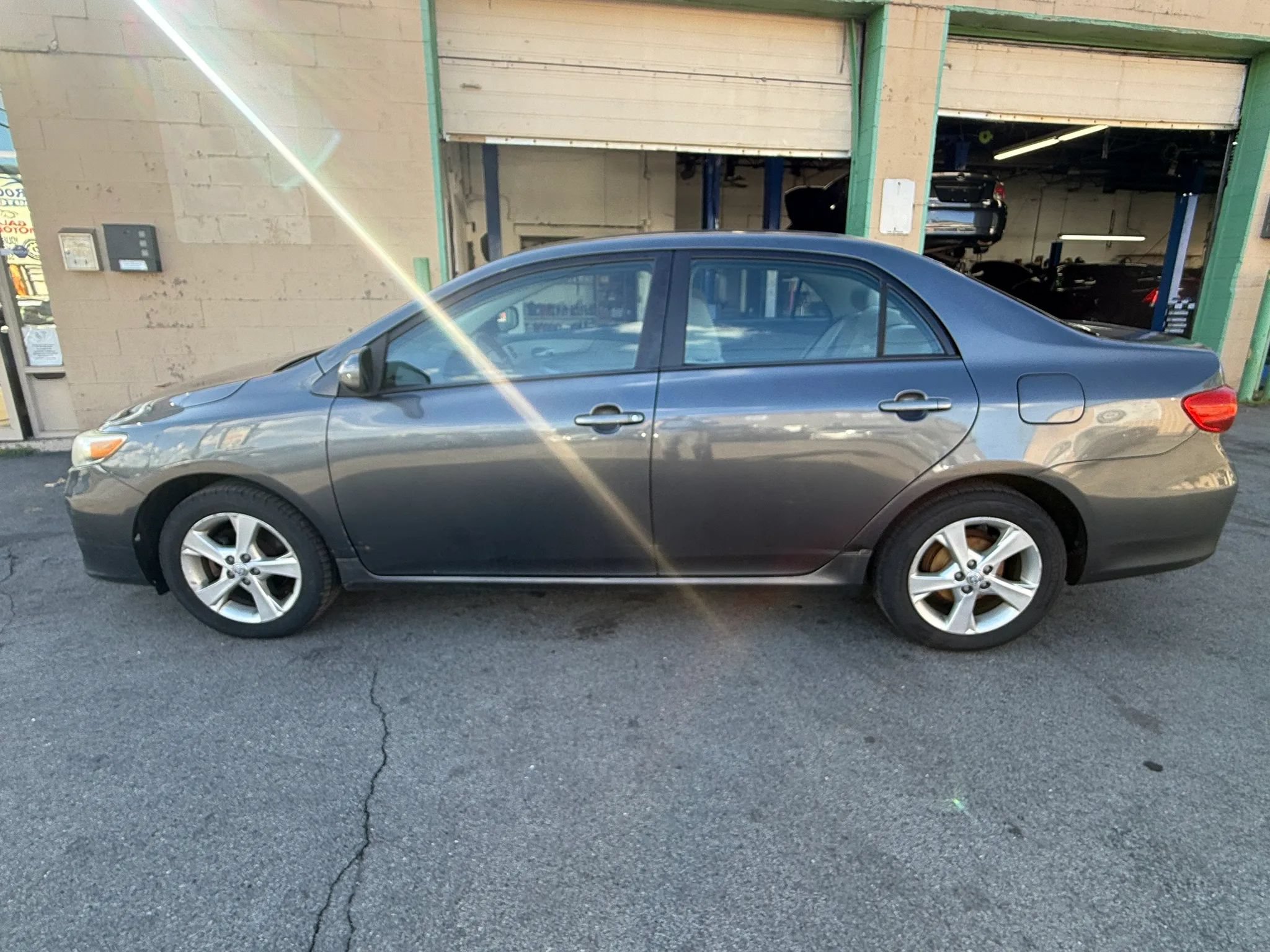 Used 2011 Toyota Corolla LE FWD image 3