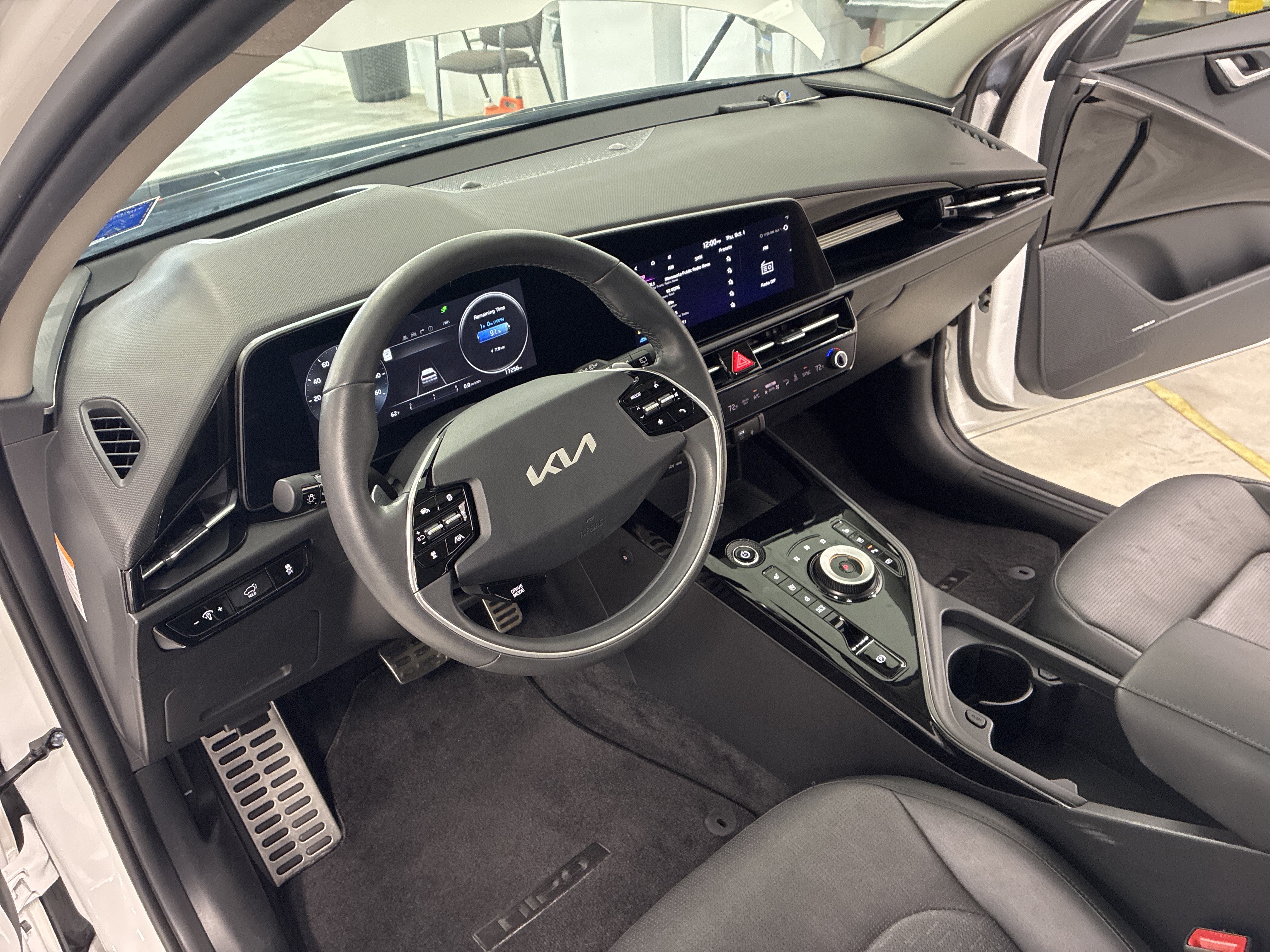 Used 2023 Kia Niro Wave FWD image 16