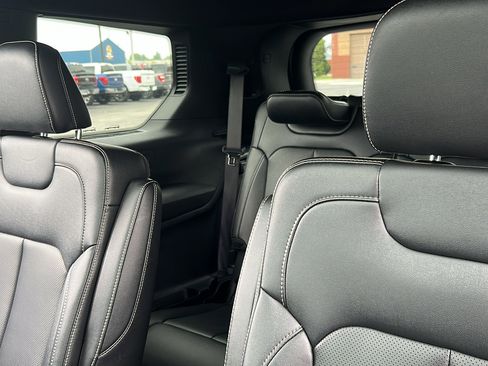 Used 2024 Jeep Grand Cherokee L Limited w/ Luxury Tech Group II image 36