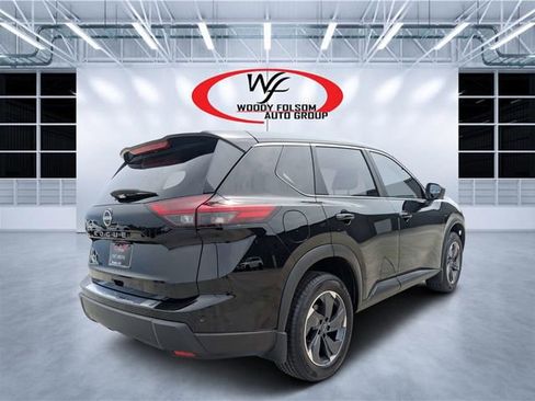 Used 2025 Nissan Rogue SV FWD image 4