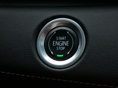 Certified 2023 Cadillac Escalade Premium Luxury AWD/4WD image 29