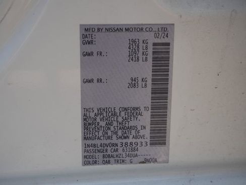 Used 2024 Nissan Altima 2.5 SV FWD image 23