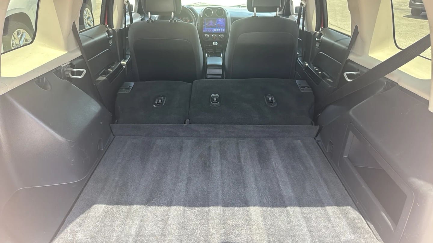 Used 2016 Jeep Patriot Sport w/ Power Value Group AWD/4WD image 23