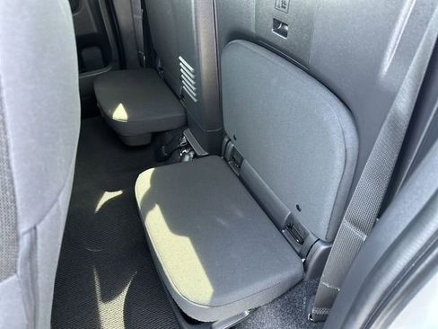 Used 2024 Nissan Frontier SV w/ SV Convenience Package AWD/4WD image 25