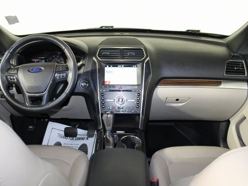 Used 2018 Ford Explorer Limited w/ Equipment Group 301A image 13