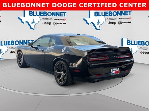 Used 2019 Dodge Challenger R/T RWD image 7