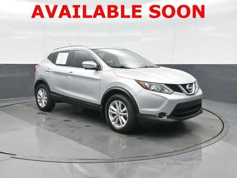 Used 2017 Nissan Rogue Sport SV w/ SV Premium Package image 1