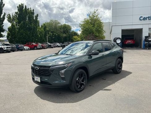 New 2026 Chevrolet Trax LT w/ Driver Confidence Package FWD image 8