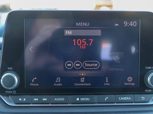 Used 2025 Nissan Rogue SV image 26