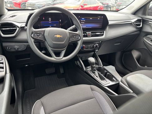 Used 2025 Chevrolet TrailBlazer LT FWD image 26