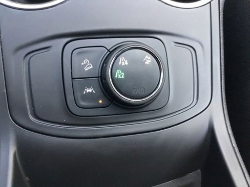 Used 2024 GMC Terrain SLE image 15