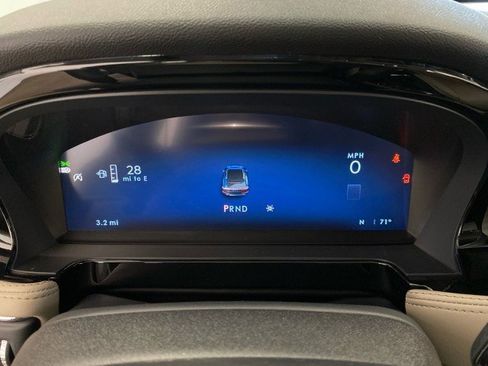 New 2025 Lincoln Corsair AWD w/ Equipment Group 101A image 21